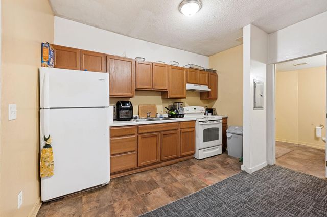 2524 Portland Avenue, Minneapolis, MN 55404