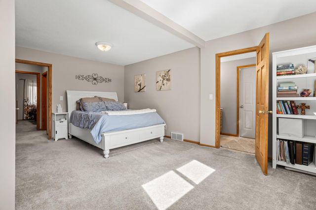 620 12th Street N, Moorhead, MN 56560