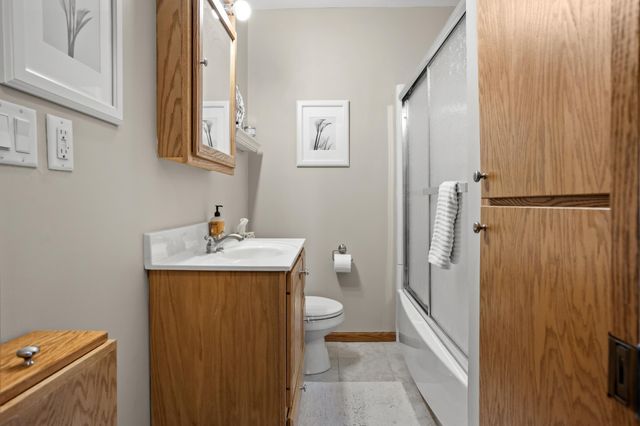 620 12th Street N, Moorhead, MN 56560