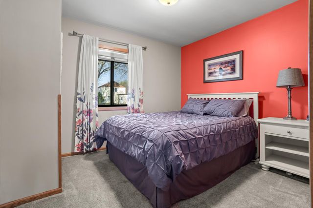 620 12th Street N, Moorhead, MN 56560