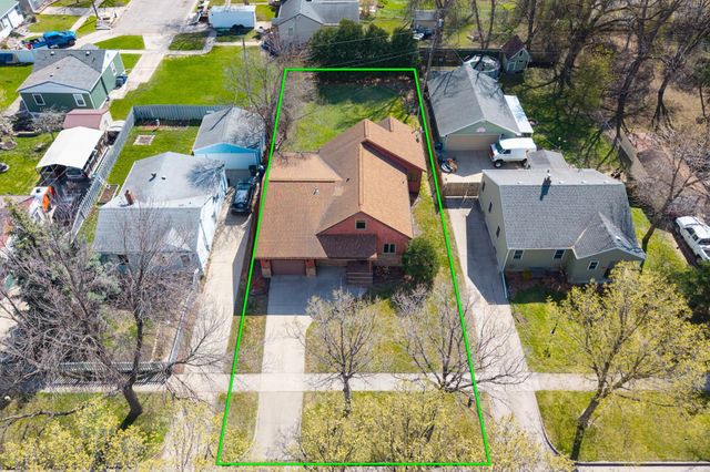 620 12th Street N, Moorhead, MN 56560