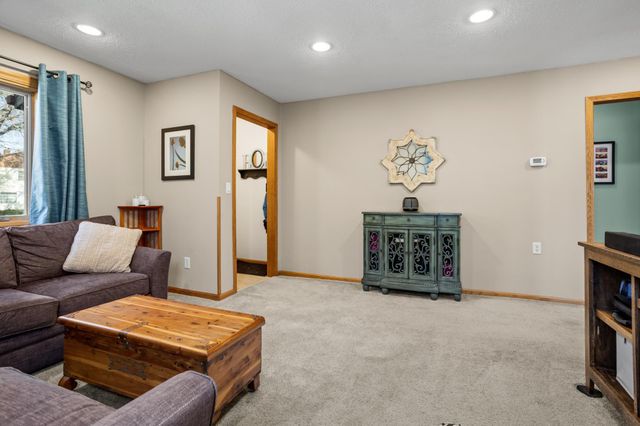 620 12th Street N, Moorhead, MN 56560