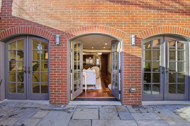 66 State St Unit 202, Portsmouth, NH 03801