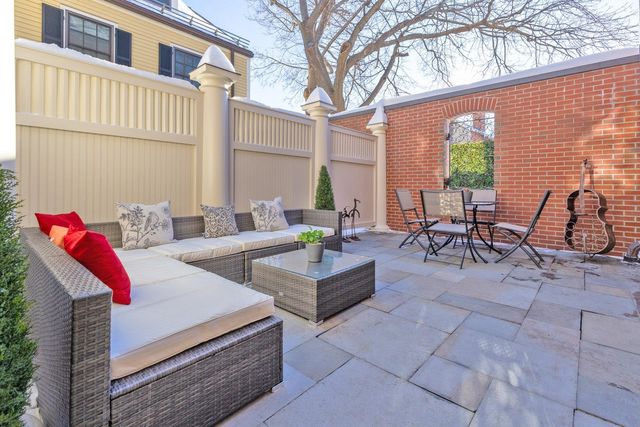 66 State St Unit 202, Portsmouth, NH 03801