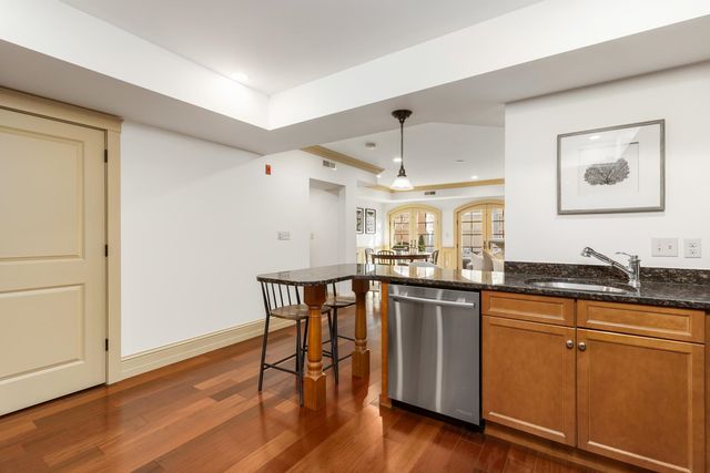 66 State St Unit 202, Portsmouth, NH 03801