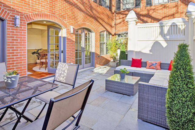 66 State St Unit 202, Portsmouth, NH 03801