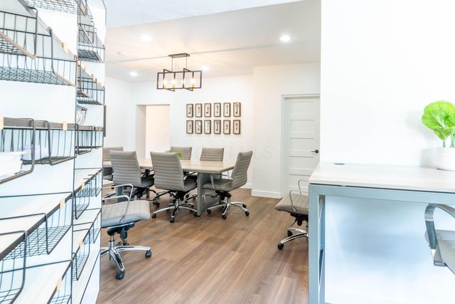 121 E High Street, London, OH 43140