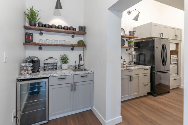 121 E High Street, London, OH 43140