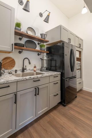 121 E High Street, London, OH 43140