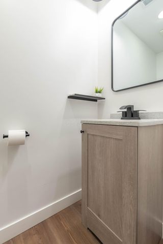 121 E High Street, London, OH 43140