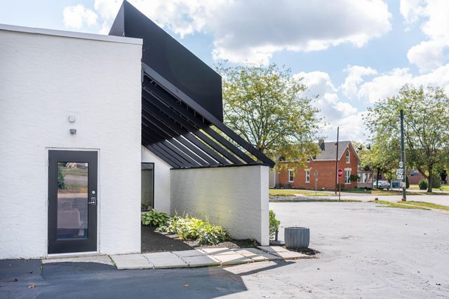 121 E High Street, London, OH 43140