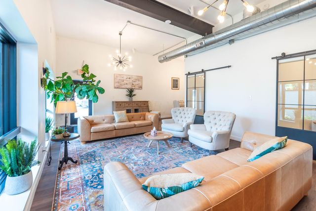 121 E High Street, London, OH 43140