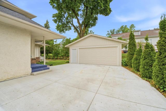 2113 Monroe STREET, New Holstein, WI 53061