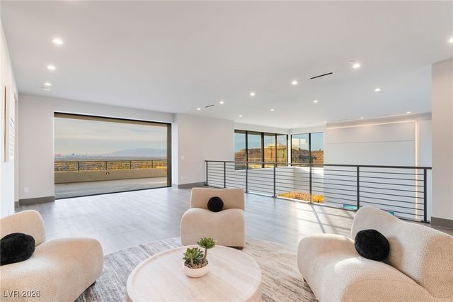 801 Dragons Eye Drive, Henderson, NV 89012