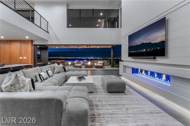 801 Dragons Eye Drive, Henderson, NV 89012