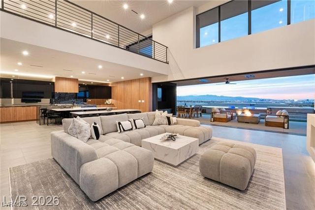 801 Dragons Eye Drive, Henderson, NV 89012