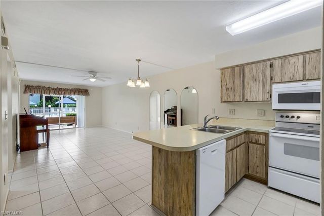 1100 Pondella RD 906, Cape Coral, FL 33909