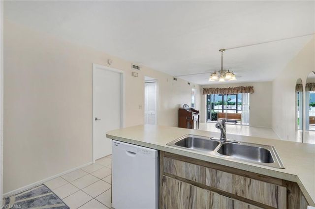 1100 Pondella RD 906, Cape Coral, FL 33909