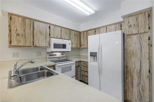 1100 Pondella RD 906, Cape Coral, FL 33909