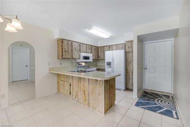 1100 Pondella RD 906, Cape Coral, FL 33909