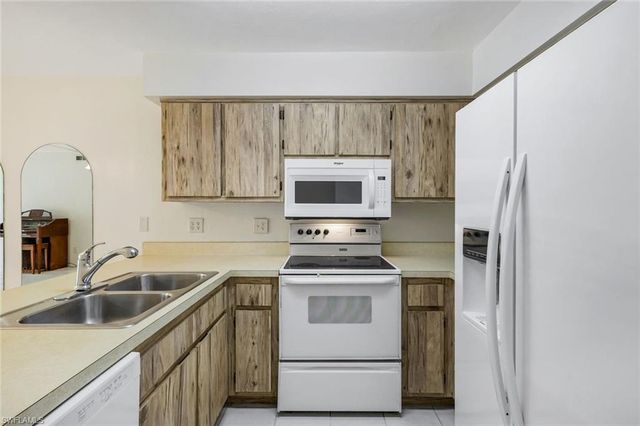 1100 Pondella RD 906, Cape Coral, FL 33909