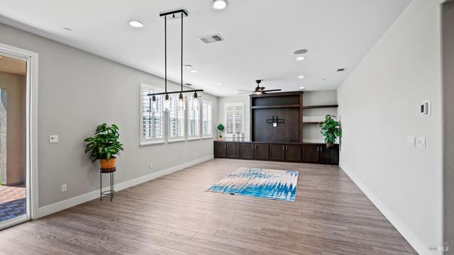 1453 Oak Cir, Rohnert Park, CA 94928