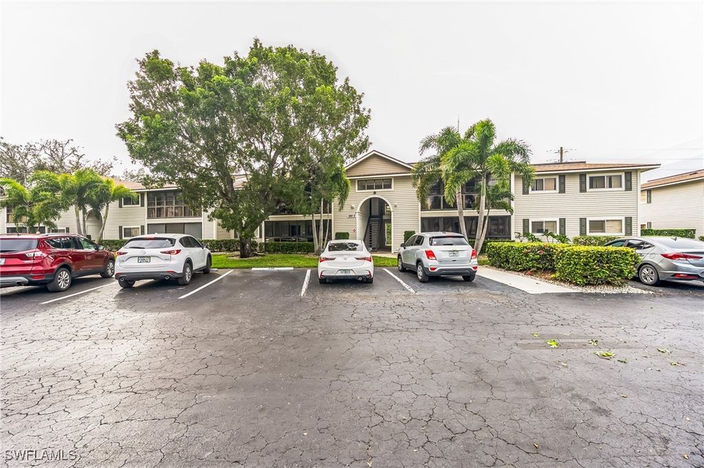 8081 S Woods CIR 10, Fort Myers, FL 33919