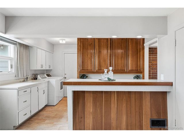 7474 Broadview Dr, Denver, CO 80214