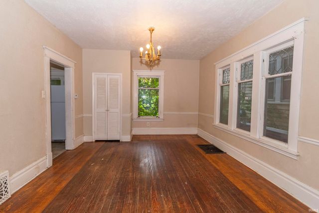 1104 Woodward Avenue, South Bend, IN 46616