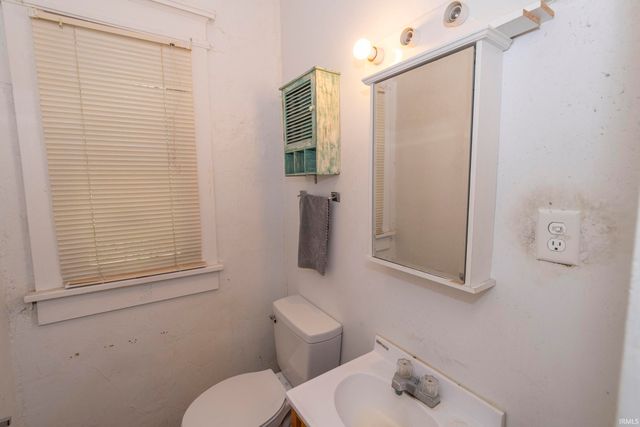 1104 Woodward Avenue, South Bend, IN 46616