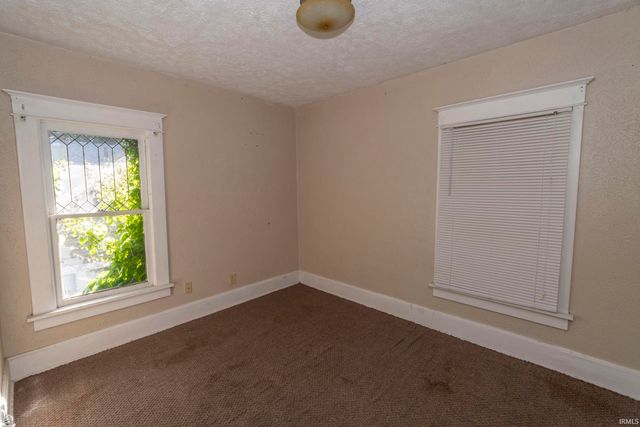 1104 Woodward Avenue, South Bend, IN 46616