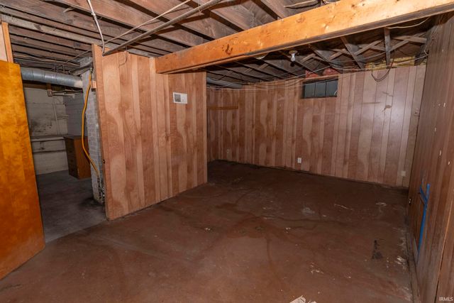 1104 Woodward Avenue, South Bend, IN 46616