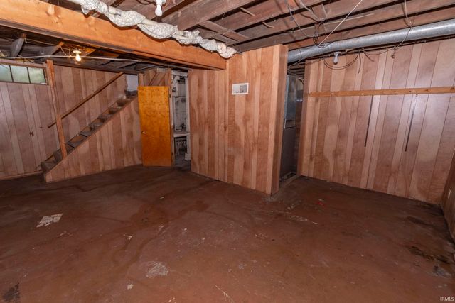 1104 Woodward Avenue, South Bend, IN 46616