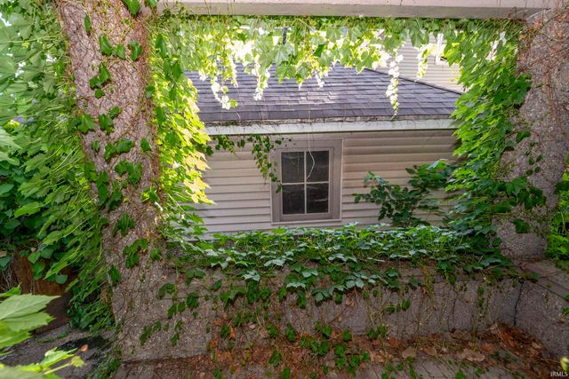 1104 Woodward Avenue, South Bend, IN 46616