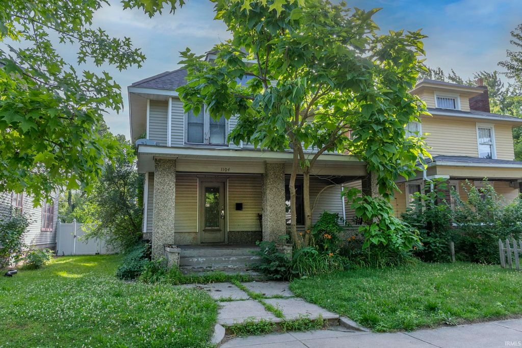 1104 Woodward Avenue, South Bend, IN 46616