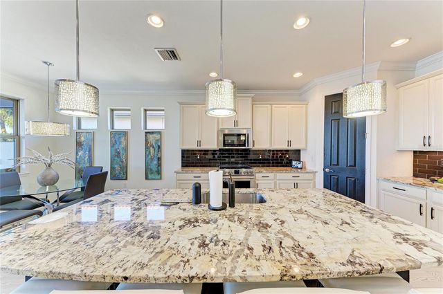 176 MARAVIYA BOULEVARD, Nokomis, FL 34275