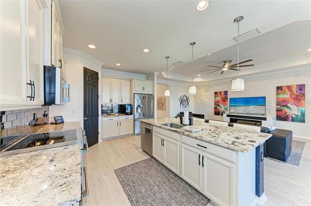 176 MARAVIYA BOULEVARD, Nokomis, FL 34275