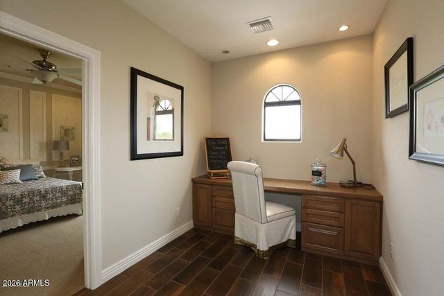 10121 E RIDGERUNNER Drive, Scottsdale, AZ 85255
