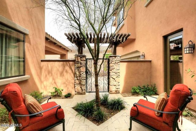 10121 E RIDGERUNNER Drive, Scottsdale, AZ 85255