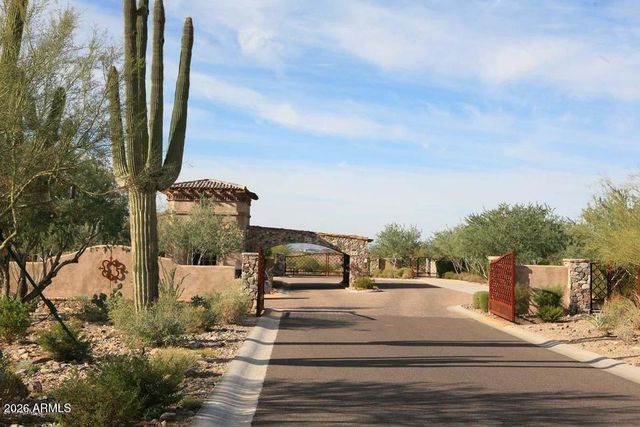 10121 E RIDGERUNNER Drive, Scottsdale, AZ 85255