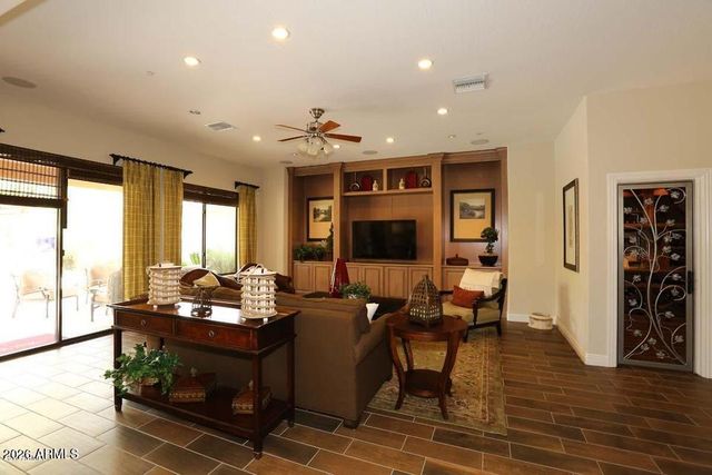 10121 E RIDGERUNNER Drive, Scottsdale, AZ 85255