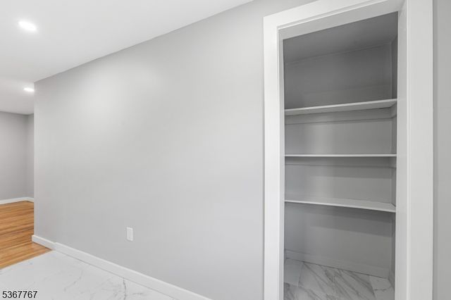 242 Eastern Pkwy, Newark City, NJ 07106