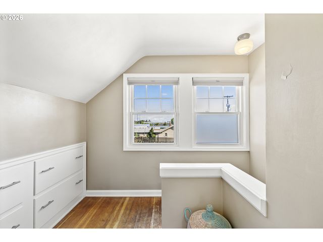 5225 Se 18TH Ave, Portland, OR 97202