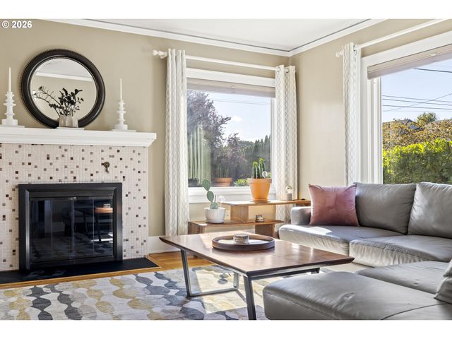 5225 Se 18TH Ave, Portland, OR 97202