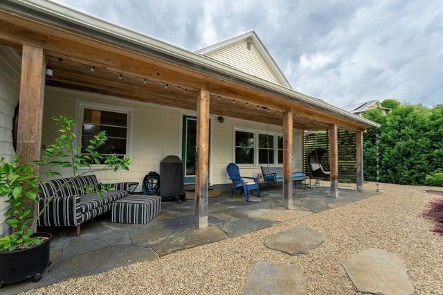 42 Bliss, Northampton, MA 01062