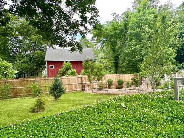 42 Bliss, Northampton, MA 01062
