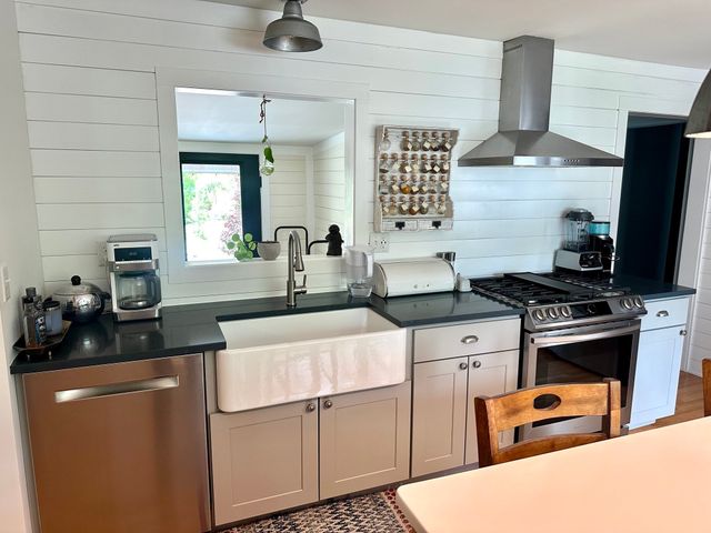 42 Bliss, Northampton, MA 01062