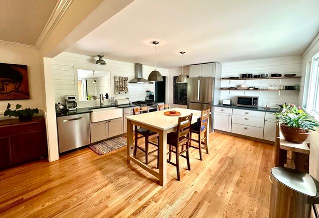 42 Bliss, Northampton, MA 01062