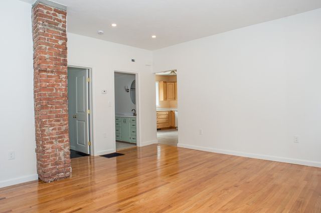 198 Union Street, Northbridge, MA 01534