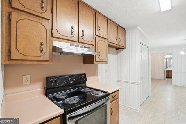 579 Scarborough Road, Ellenwood, GA 30294